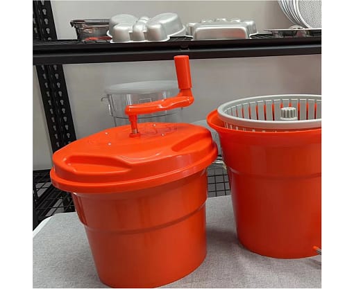 Kitchen Knock Salad Spinner - Durable 10L Food-Grade PP Salad Spinner with High-Speed Centrifugal Dehydration, Ideal for Professional and Home Kitchens.