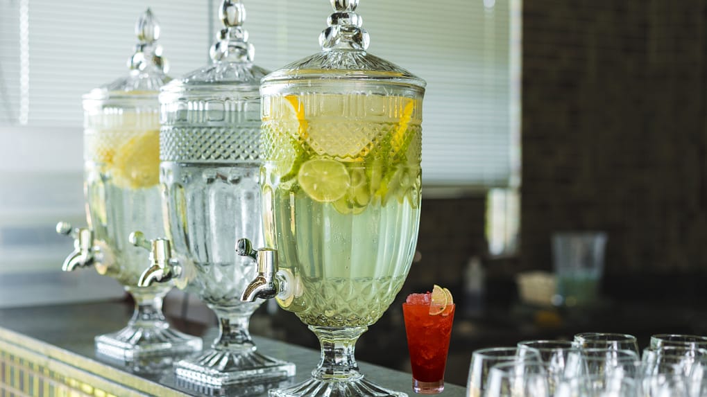 Should you choose a chilled cold drink dispenser or a granita (slushie) machine for summer service? Compare power draw, bowl capacity, Brix and cleaning SOPs. Includes FSANZ rules, calculators, and real examples for Australian cafés, bars and QSRs.