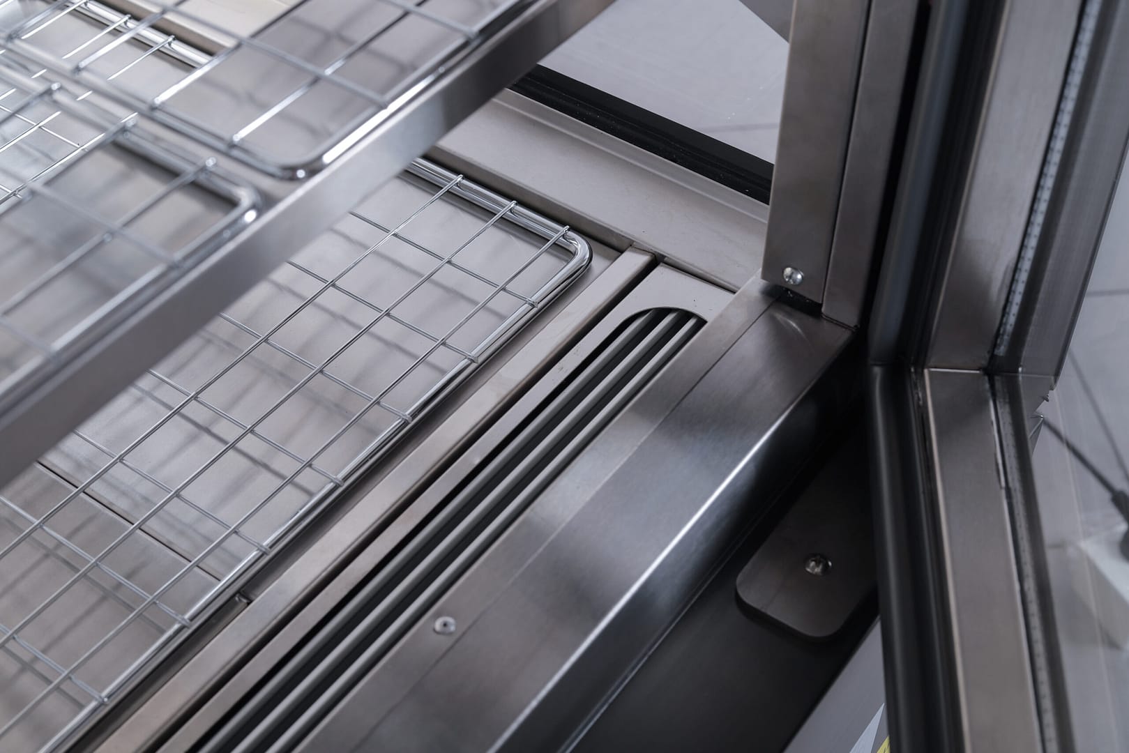 Anvil NDHV4730 4 Tier Square Glass Hot Display – 355L, 900mm - Image 5