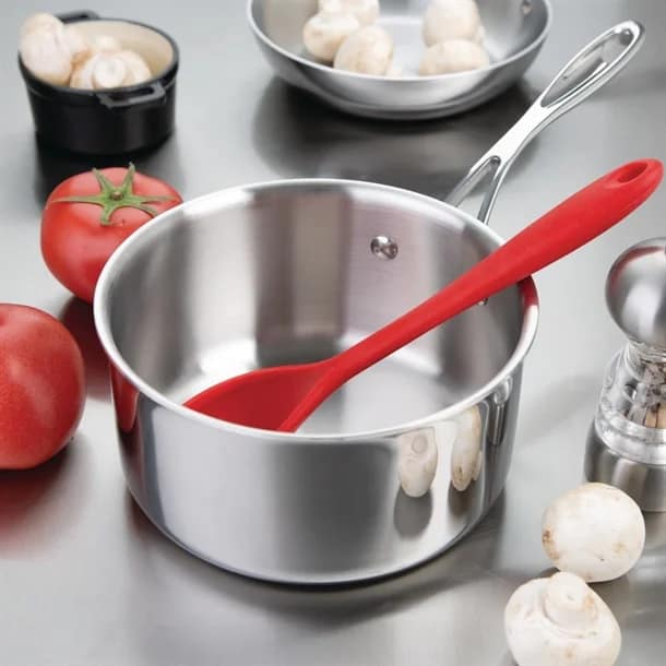 Vogue FS666 Stainless Steel Tri-Wall Saucepan – 180 mm - Image 4