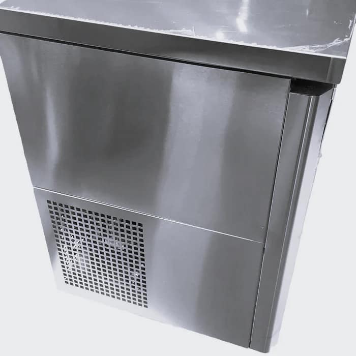 Turbo Air KUR18-3(600)(HC) Undercounter Fridge – 3 Solid Doors, 400L, 600mm Deep - Image 3