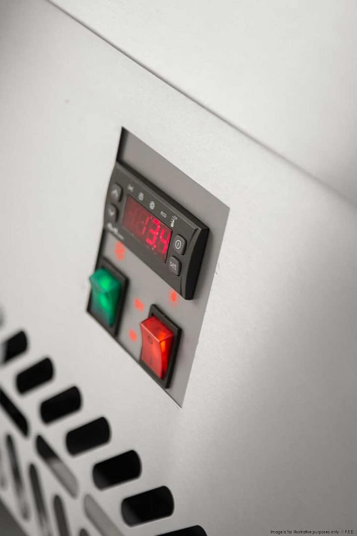 Tecnodom TDVB80-CA-187 Vulcano Supermarket 3 Door Display - Image 2