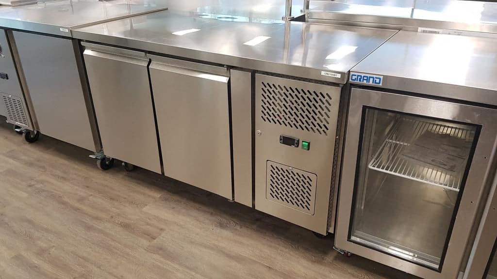 Thermaster GN2100BT 2 Door Bench Freezer – Tropicalised, 314L - Image 2