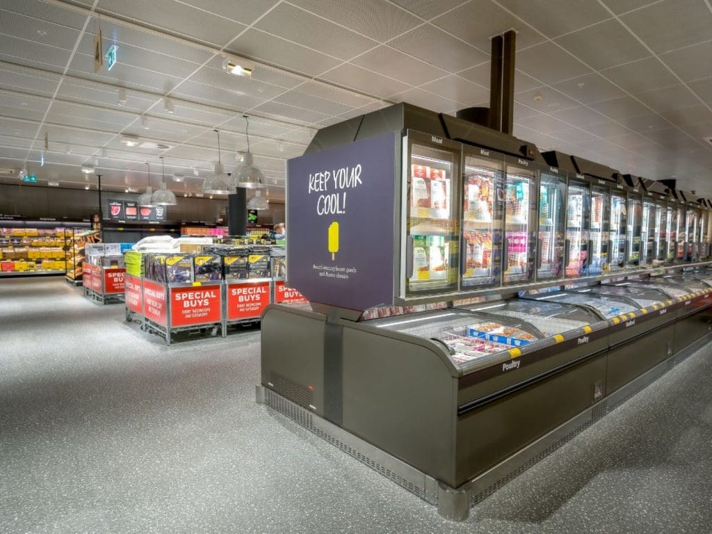 AHT ATHEN ECO 250 Chest Freezer – 1507L Glass Lid Freezer | Ideal for Commercial Kitchens & Retail - Image 4