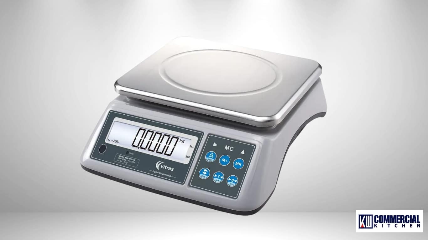 Compact digital bench food scale for precision portioning in pastry, coffee dosing and sauce stations; tare and unit conversion shown.