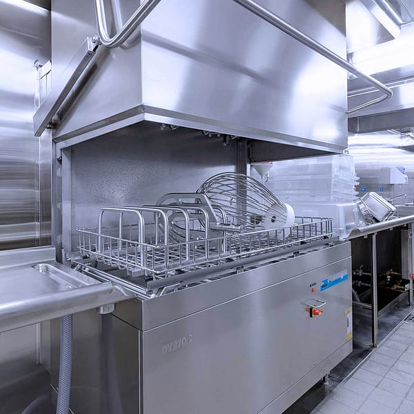 MEIKO FV250.2 Commercial Pot Washer - Large Capacity, Powerful Cleaning, Kitchen Air Quality - Image 4