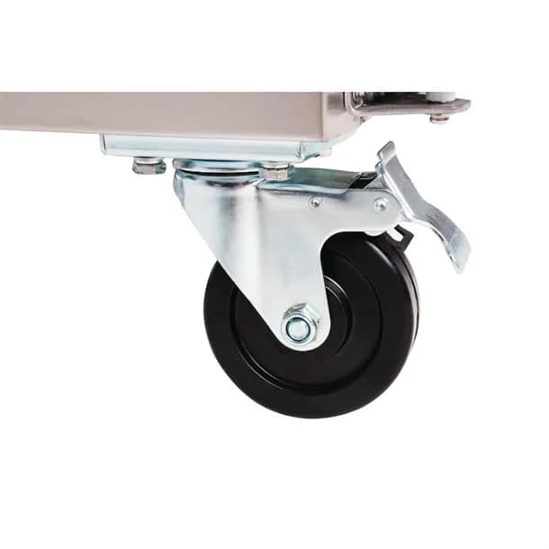 Polar U-Series Refrigerated GN Counter Saladette with Sneeze Guard - 3 Door - Image 7